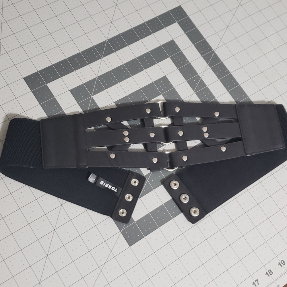 Stretchy black Torrid belt